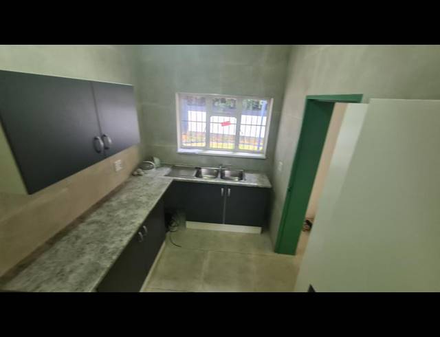 BUSINESS PROPERTY TO RENT IN LIBRADENE